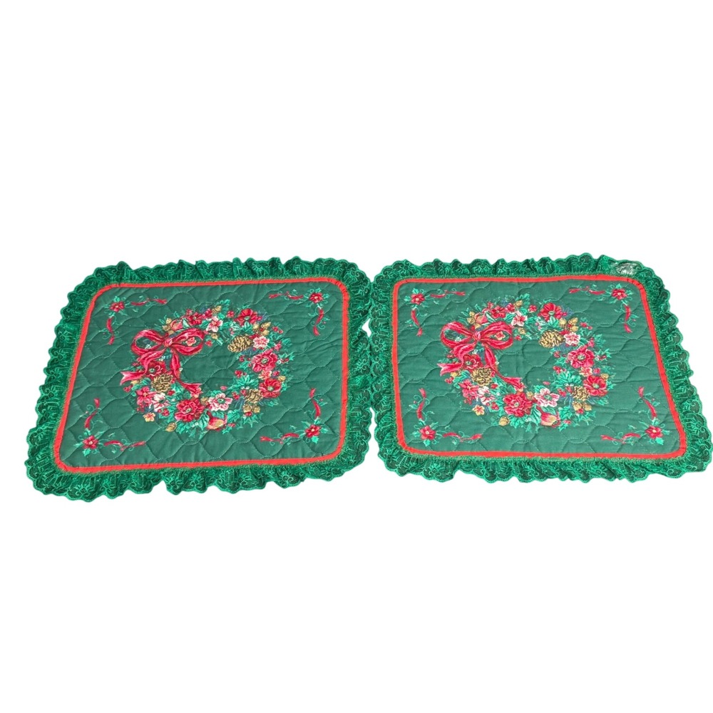 Vintage Handmade Christmas Quilted Placemats Set of 2 Wreath Lace Trim Green Red